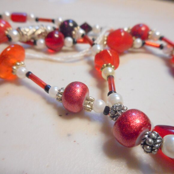 HandCrafted Necklace about 25" ...… red, white, silver and small black beads … - Picture 4 of 12